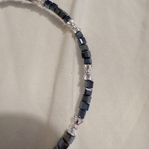 White and Black Beaded Bracelet - Picture 3 of 3